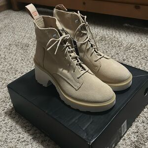 Sorel Heel lace boot